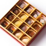 Red-Ribbon-Bow-16-Compartments-Chocolate-Box-1.jpg